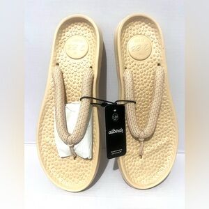 Allbirds Beige Flip Flops